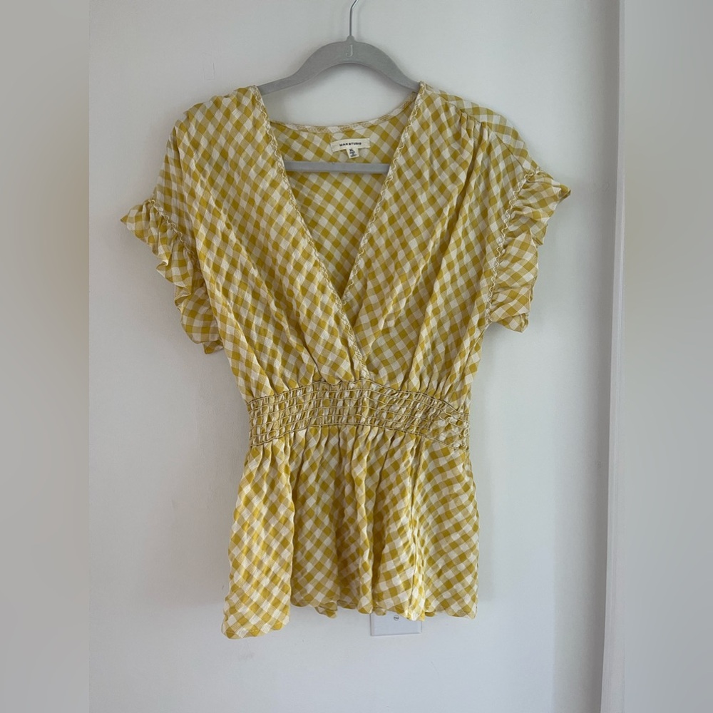 Max Studio Size Large Yellow and White Top